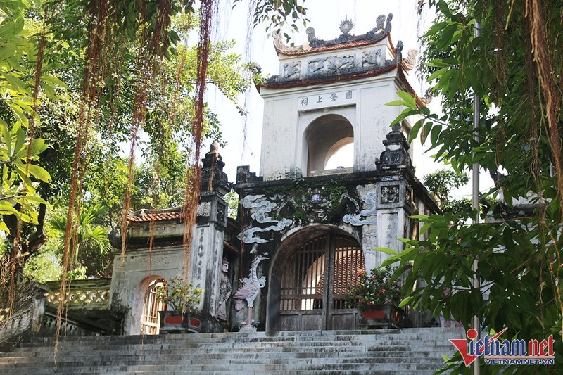 Ly giai chuyen ki bi o ngoi den linh thieng bac nhat xu Nghe-Hinh-2