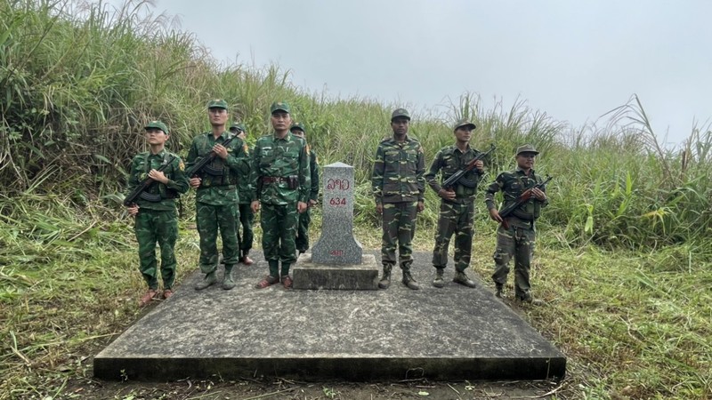 Ngay Tet cua nhung nguoi linh mang quan ham xanh noi bien gioi Viet - Lao-Hinh-4