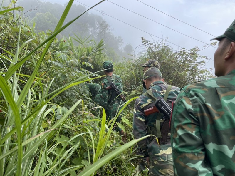 Ngay Tet cua nhung nguoi linh mang quan ham xanh noi bien gioi Viet - Lao