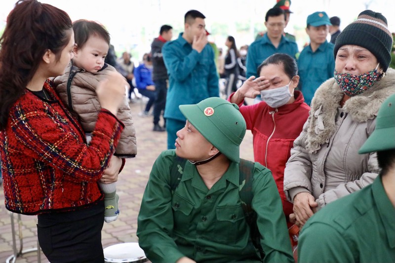 Bi thu Thanh uy Dinh Tien Dung dong vien tan binh len duong nhap ngu-Hinh-6