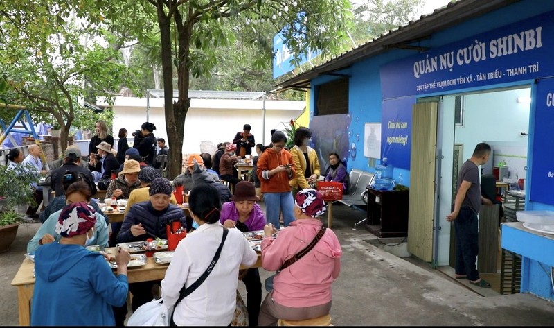 Hà Nội: Ấm lòng với quán cơm 2000 dành cho bệnh nhân ung thư - Hình 2 Ha Noi: Am long voi quan com 2000 danh cho benh nhan ung thu-Hinh-2