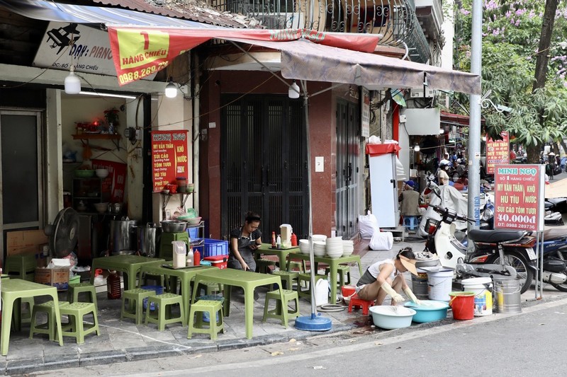 Via he tai khu pho co Ha Noi van bi chiem dung nghiem trong-Hinh-2