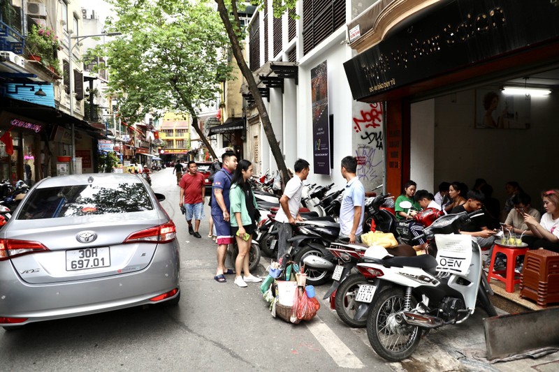 Via he tai khu pho co Ha Noi van bi chiem dung nghiem trong-Hinh-8