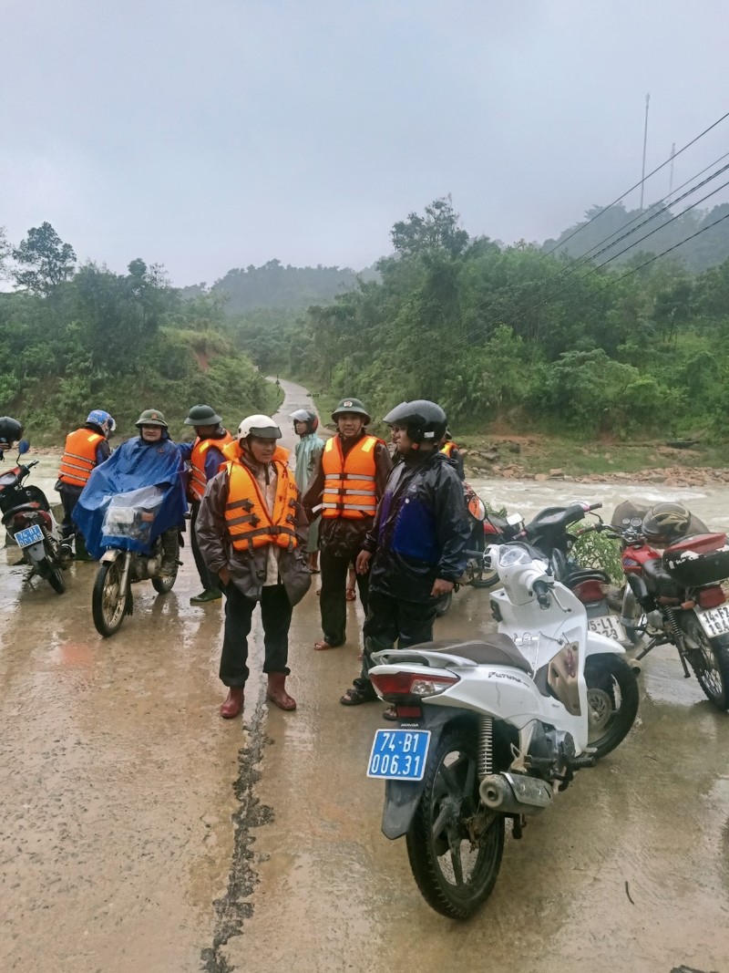 Quang Tri: Tim kiem hai vo chong mat tich khi di tham trang trai-Hinh-2