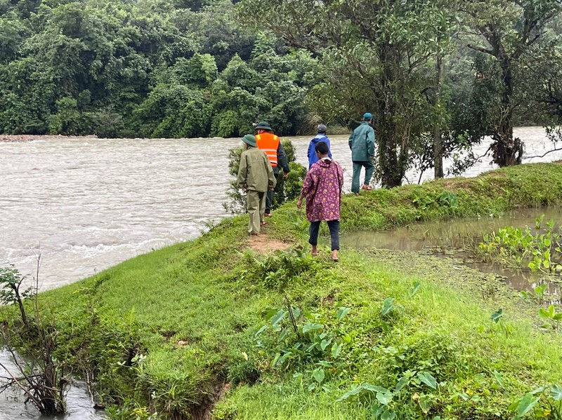 Quang Tri: Tim kiem hai vo chong mat tich khi di tham trang trai