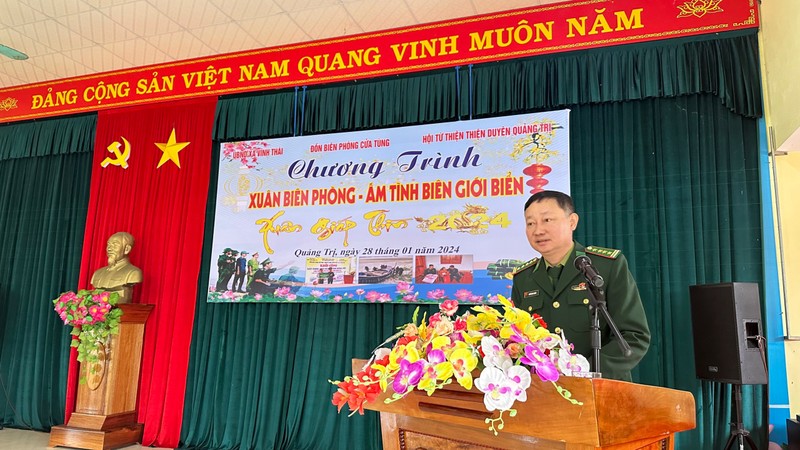 Dam tinh quan dan voi chuong trinh xuan bien phong am long dan ban-Hinh-7