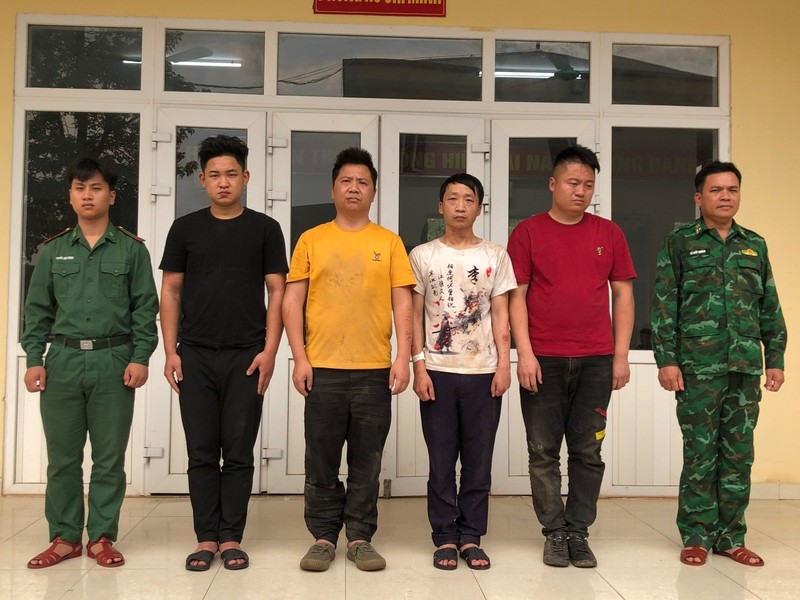 Quang Tri: Pha duong day dua nguoi xuat canh trai phep