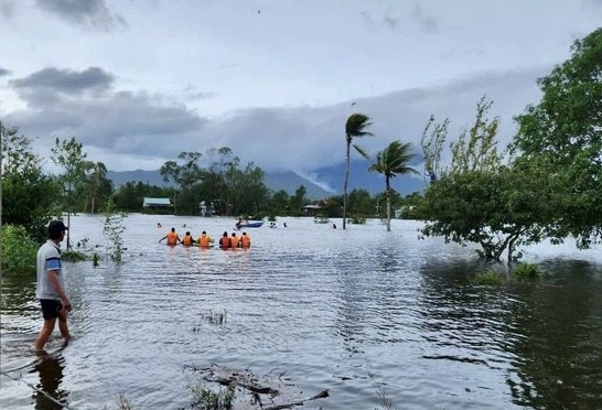 Thua Thien Hue: Hai nguoi dan tu vong do bi nuoc lu cuon troi