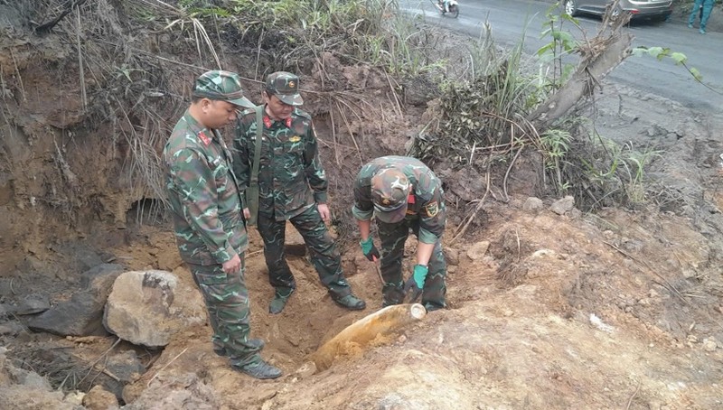 Quang Tri: Huy no bom tu truong 240kg sot lai sau chien tranh