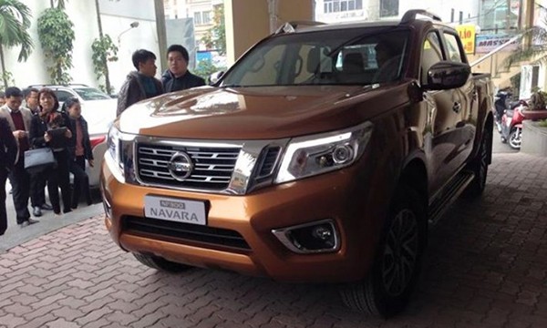Nissan Navara 2015 bat ngo lo dien tai Ha Noi-Hinh-2