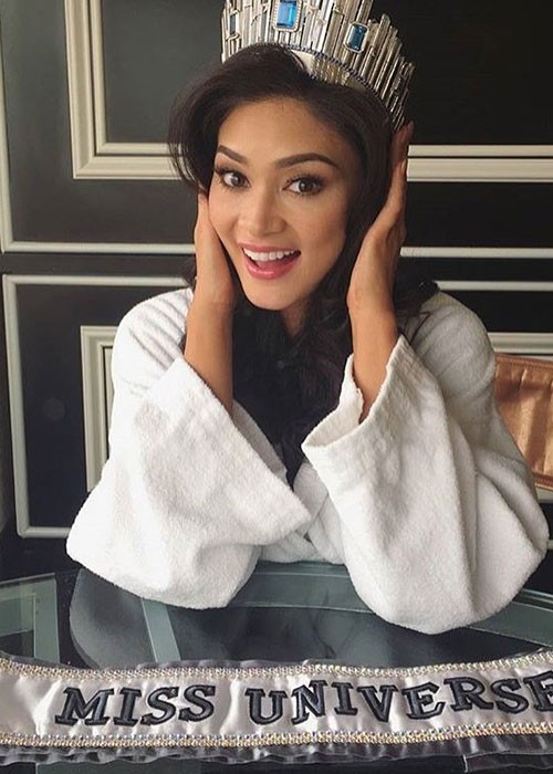 Miss Universe 2015 khoe anh xinh tuoi sau on ao chung ket