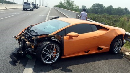 Chu sieu xe Lamborghini gap nan tren cao toc Long Thanh la ai?