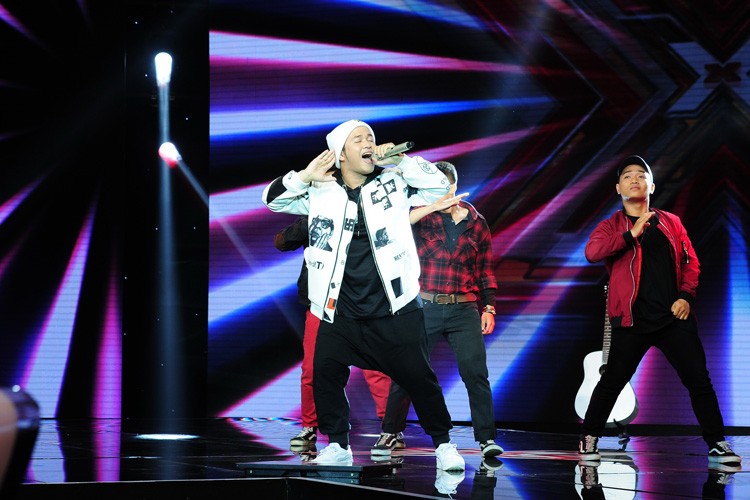 Hoang tu buon cua The X-Factor 2016 lay nuoc mat khan gia-Hinh-14