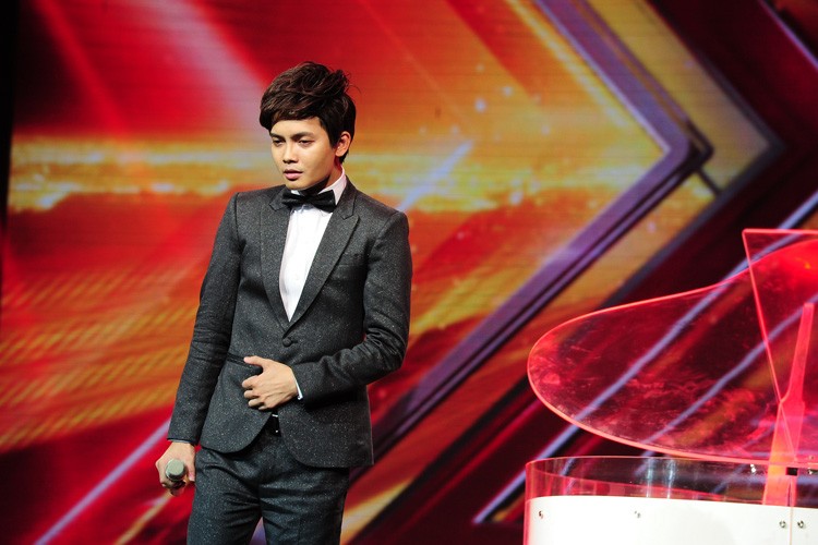 Hoang tu buon cua The X-Factor 2016 lay nuoc mat khan gia-Hinh-3