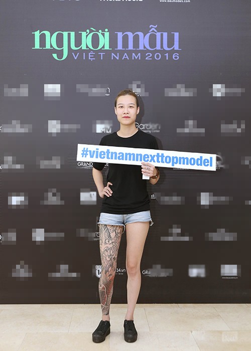 Thi sinh doi mua di so tuyen Vietnams Next Top Model 2016-Hinh-4
