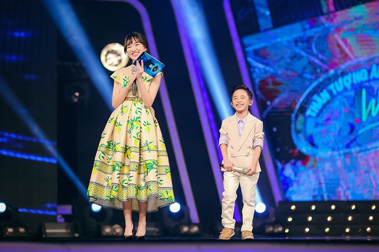 MC Thao My dong vien em trai tai Vietnam Idol Kids 2016-Hinh-6