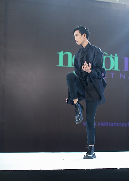 Thanh Hang khoc vi thi sinh Vietnam’s Next Top Model 2016-Hinh-2