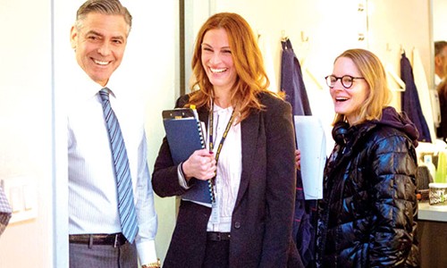 Julia Roberts va George Clooney tai hop trong Mat trai pho Wall-Hinh-2