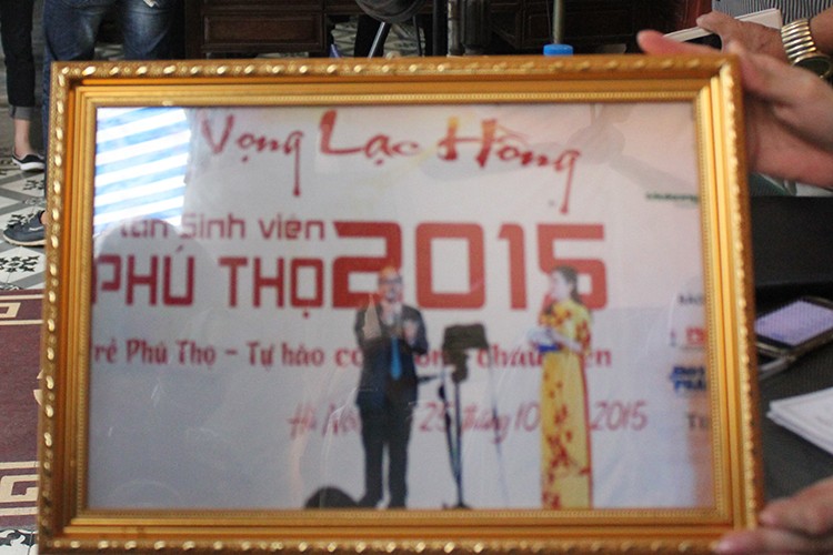 Vo con khoc nghen trong le tang nghe si Han Van Tinh-Hinh-10