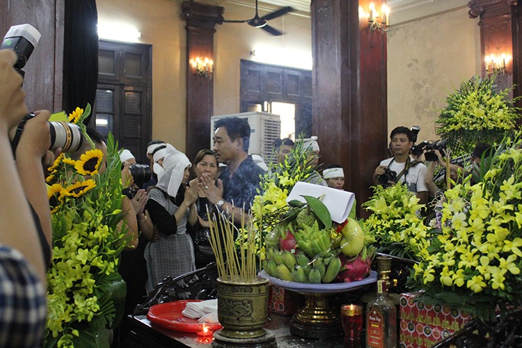 Sao Viet bat khoc trong le tang nghe si Han Van Tinh-Hinh-9