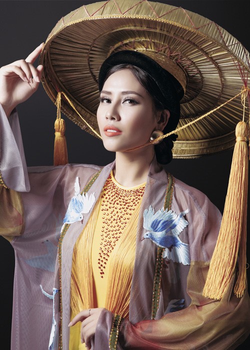 Ngam trang phuc dan toc cua Nguyen Loan tai Miss Grand International-Hinh-6
