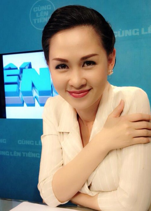 Chan dung BTV sap roi ban tin Thoi su 19h VTV1-Hinh-4