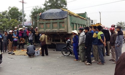 Thanh Hoa: Xe ho vo nghien nat thanh nien di xe may