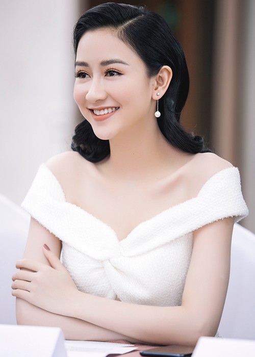 Hoa hau Dieu Linh rang ro lam giam khao Miss Tourism 2017-Hinh-8