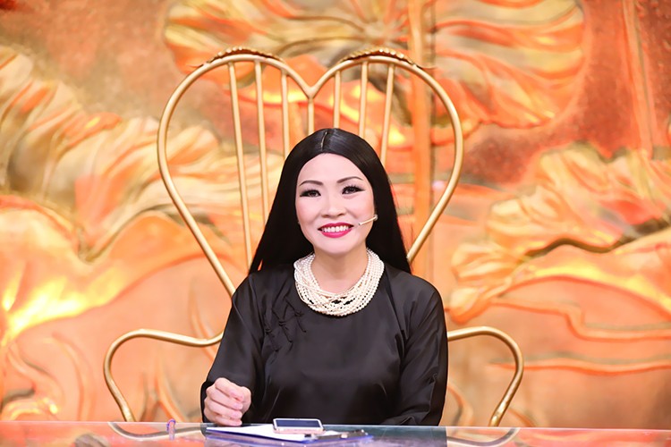 Le Phuong va tinh tre say sua nhay mua o hau truong-Hinh-11