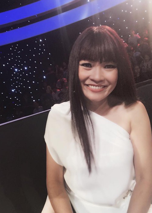 Phuong Thanh vui ve quay gameshow giua on ao voi Mr Dam-Hinh-3