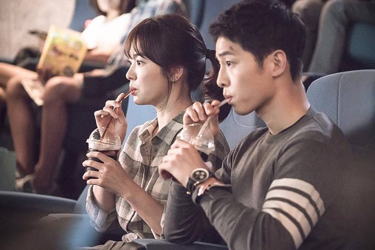 Song Joong Ki doi mua di quang ba phim sau tin dam cuoi-Hinh-9