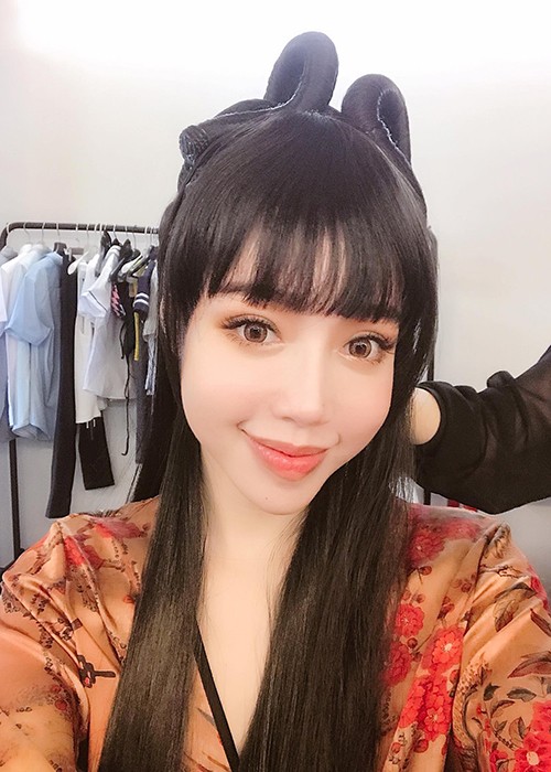 Hot Face sao Viet 24h: Elly Tran hoa Hang Nga goi cam-Hinh-2