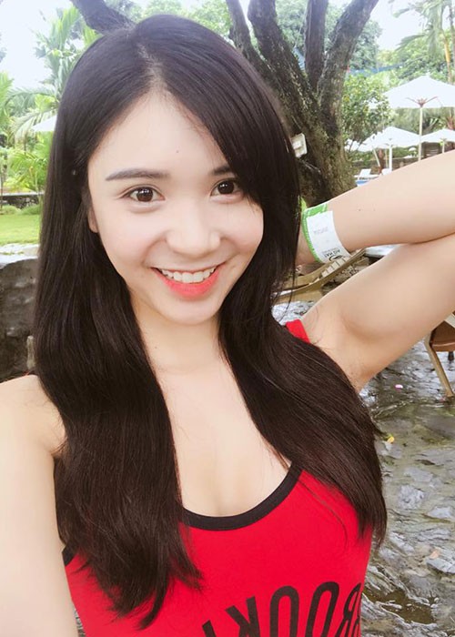 Hot Face sao Viet 24h: Hari Won tiet lo nguoi co suot doi biet on-Hinh-6