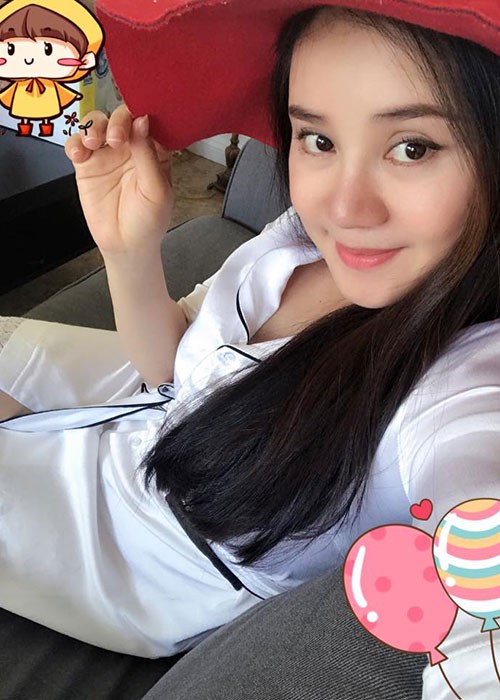 Hot Face sao Viet 24h: Nha Phuong khoe chan dai mien man o troi Tay-Hinh-6