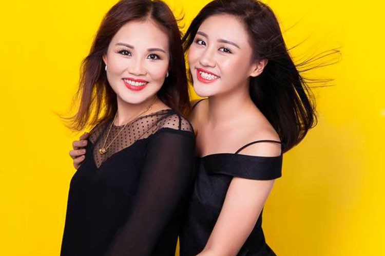 Hot Face sao Viet 24h: Khanh Thi - Phan Hien khoa moi tren thuyen-Hinh-10