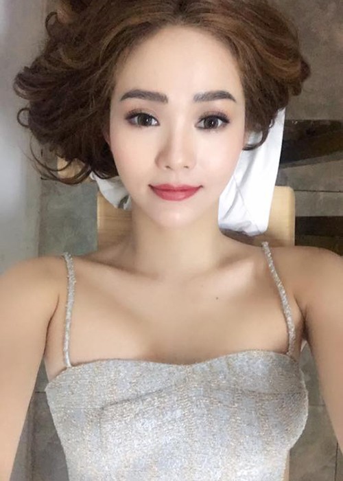 Hot Face sao Viet 24h: Ha Ho - Kim Ly cung check in o Thuy Dien-Hinh-11