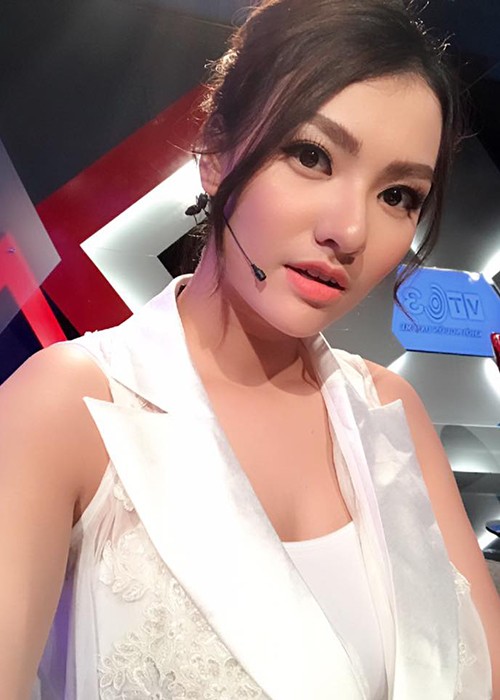 Hot Face sao Viet 24h: Tam Tit tinh tu ben chong sau on ao voi Maya-Hinh-10