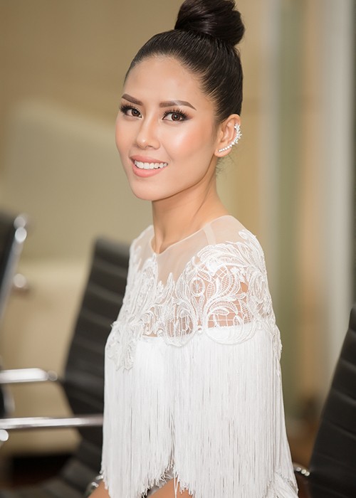 Nguyen Thi Loan tuoi roi nhan giay phep du thi Miss Universe 2017-Hinh-9
