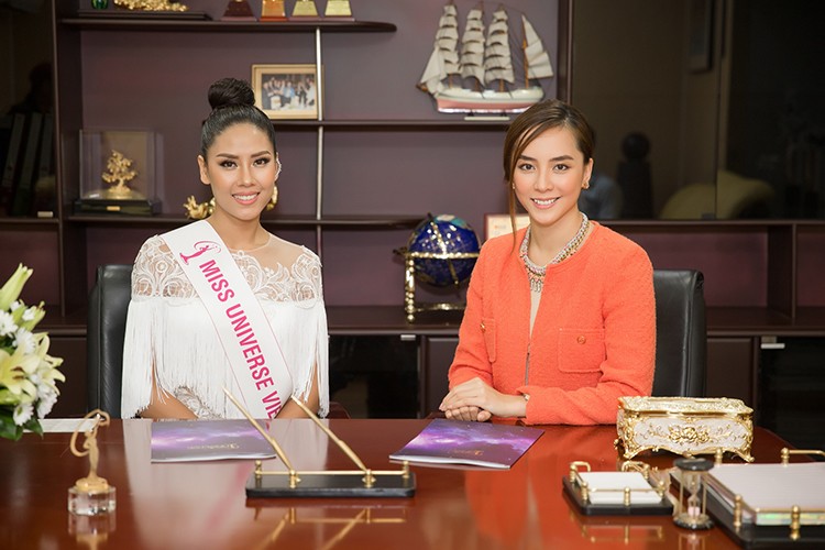 Nguyen Thi Loan tuoi roi nhan giay phep du thi Miss Universe 2017