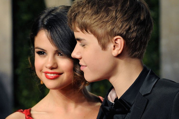Selena Gomez va Justin Bieber chia tay roi tai hop chong mat