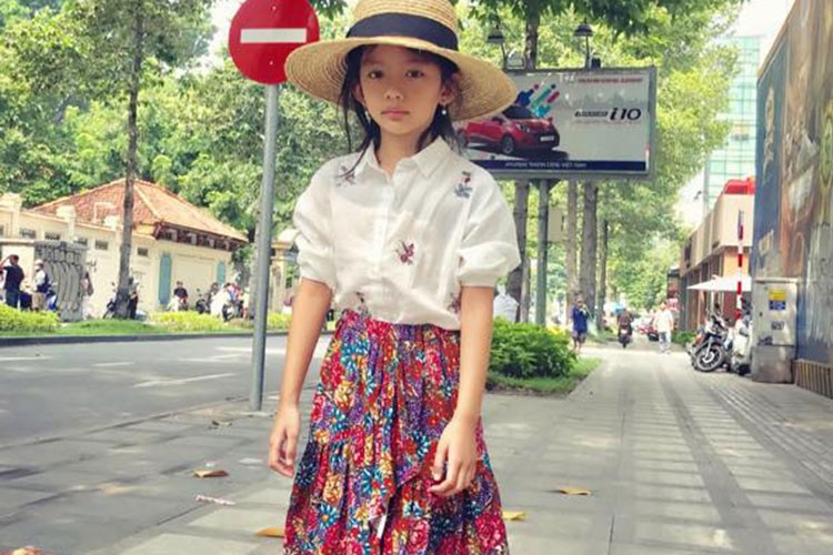 Hot Face sao Viet 24h: Angela Phuong Trinh tuoi roi giua on ao-Hinh-5