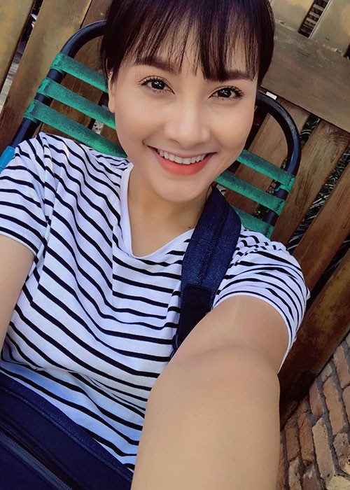 Hot Face sao Viet 24h: Dam Thu Trang mim cuoi hanh phuc-Hinh-5