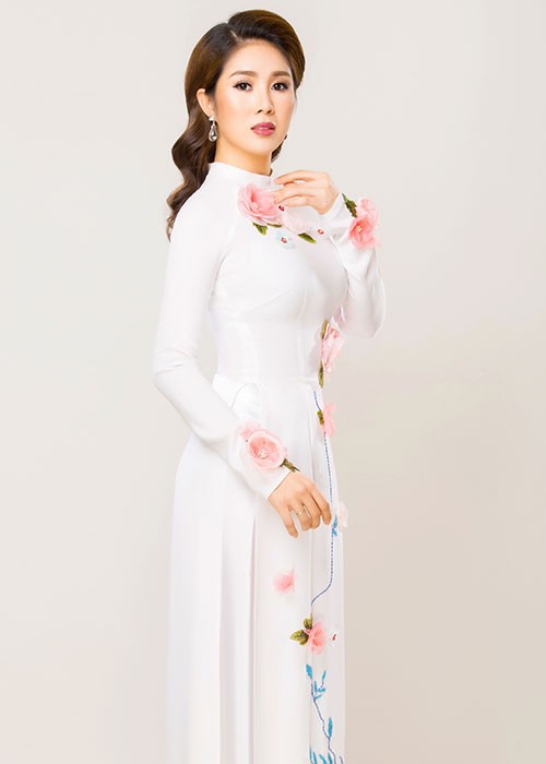 Dien vien Le Phuong dep nao long khi dien ao dai-Hinh-4