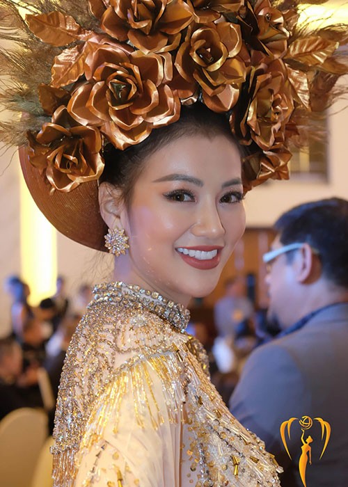 Soi trang phuc dan toc giup Phuong Khanh gianh giai vang Miss Earth-Hinh-7
