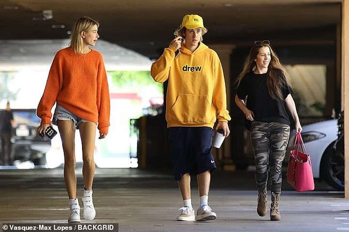 Justin Bieber va hon the cham mat me sau on ao bi phan doi dam cuoi-Hinh-11