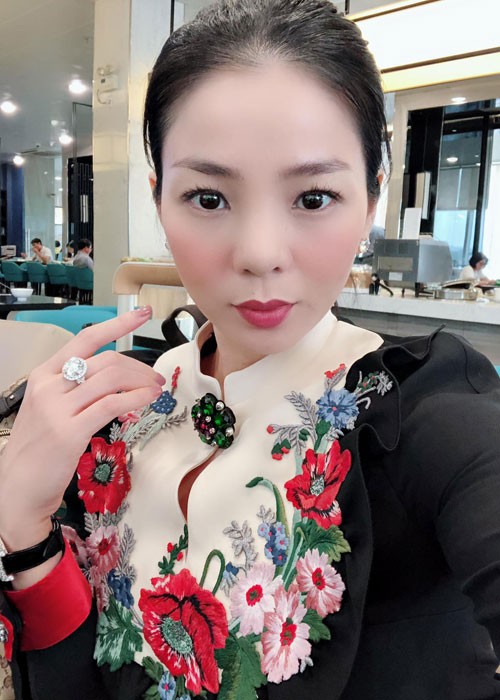 Tinh hinh moi nhat cua Le Quyen sau khi thao sun mui