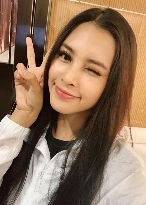 Tran Tieu Vy “nhang nhit” chup anh selfie tai Miss World 2018-Hinh-7