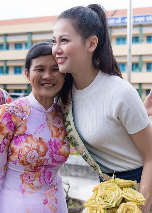 Phuong Khanh vui ve don cuu hoa hau mac scandal bi to vo on-Hinh-6