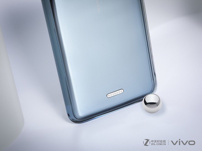 Smartphone khong cong ket noi, khong phim cung tu Vivo-Hinh-5