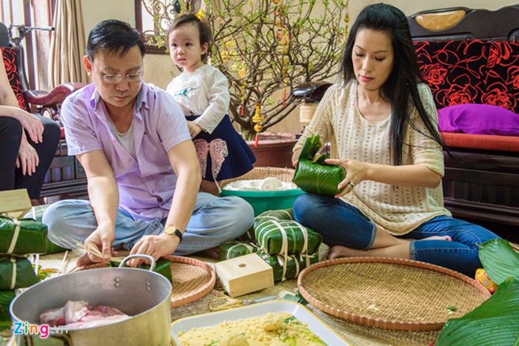 My Tam, H'hen Nie xan tay goi banh chung ngay Tet-Hinh-15